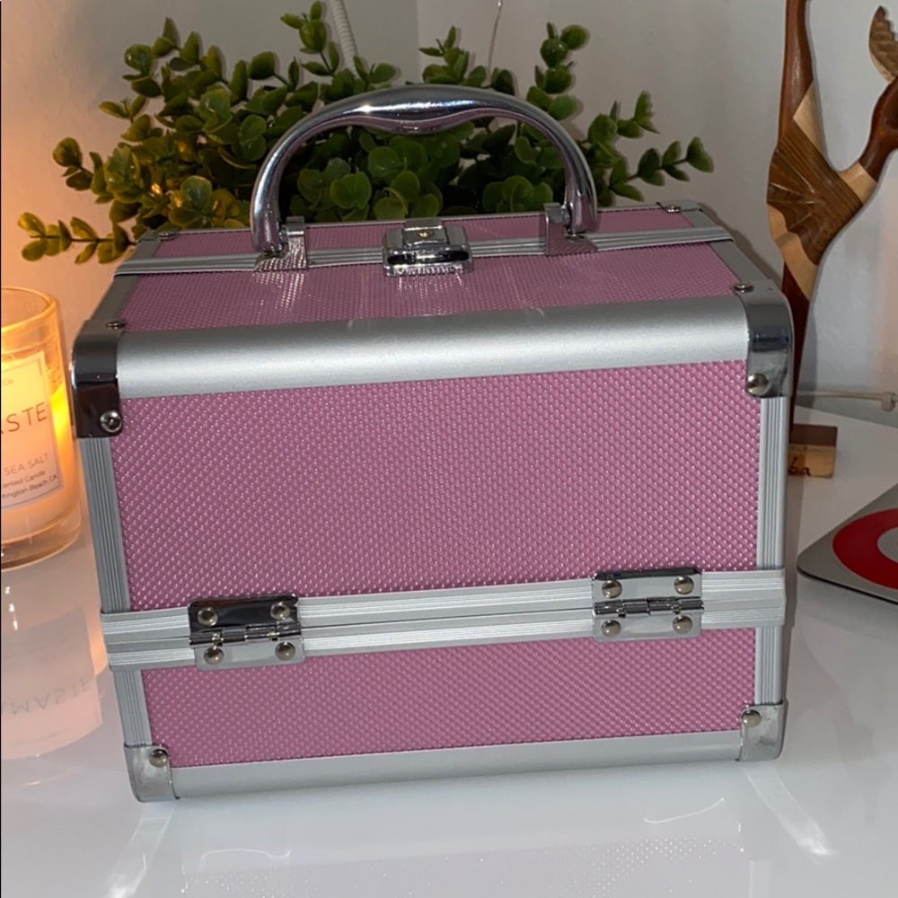 Jewelry box